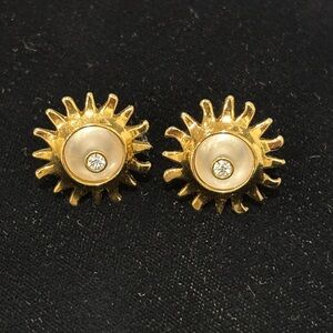 Vintage Smithsonian Avon Sunburst Pierced Earrings